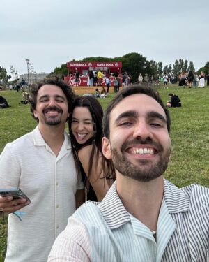 Sara Cecília Instagram - Dias bonitos no Primavera Sound 🫶🏻