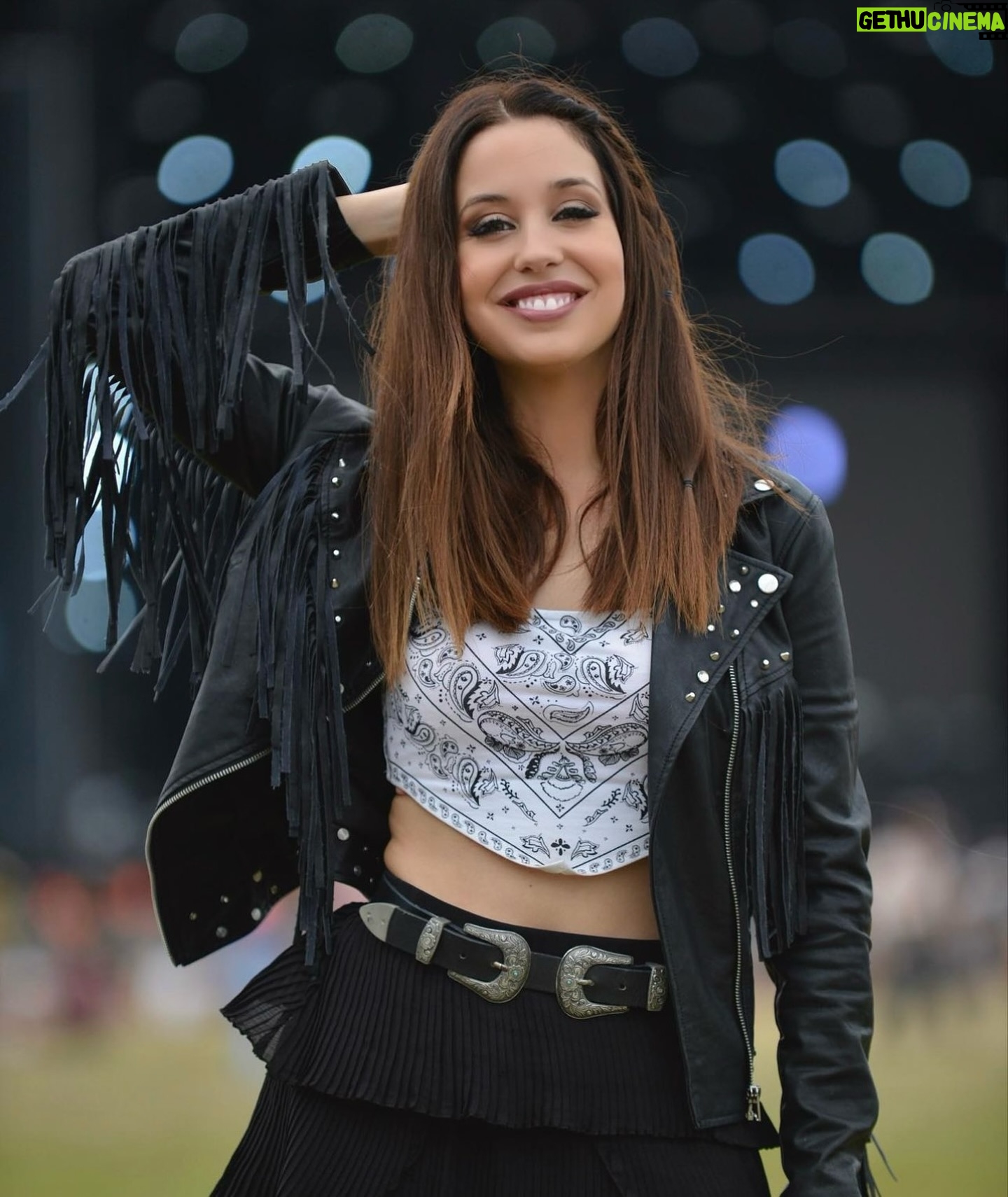 Sara Cecília - 3 Likes - 🎸 quase quase nos festivais de Verão 🎸