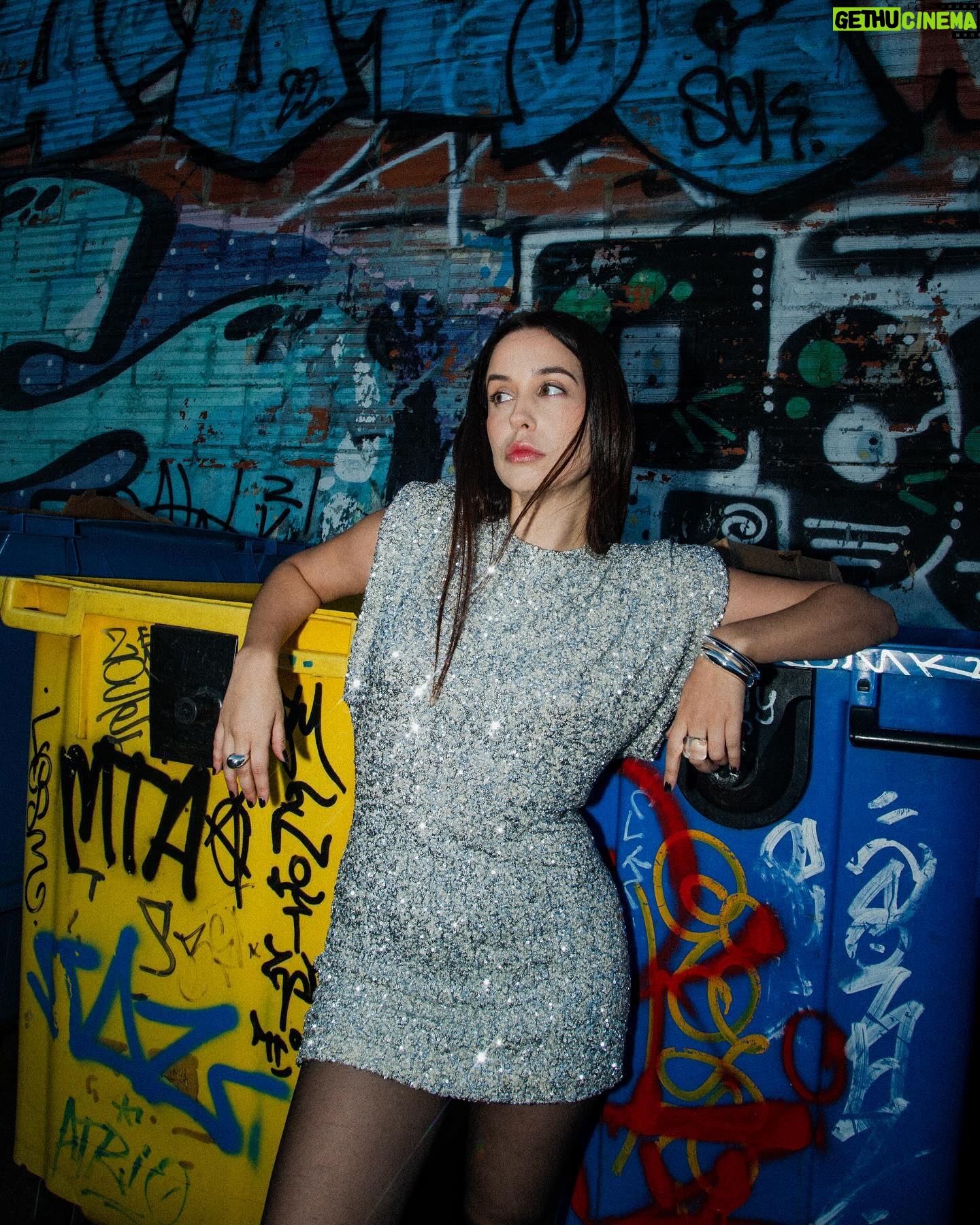 Sara Cecília - 3 Likes - “Há Beleza no Caos?” Editorial
Model: @saracecillia
Production and styling: @stylingby.caroline
Photographer: @olhophathi
Make-up artist: @eliseu.makeup