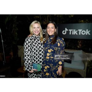Sara Coates Instagram - My friend of over 20 years @hellokarenryan is NOMINATED FOR AN ACADEMY AWARD!!!! Celebrating her is the greatest joy. Being invited to parties where I get to brag about her in front of her face is priceless. Pride doesn’t begin to explain it, you are magic, you are a creative force to be reckoned with and you have the icy blue eyes of an Alaskan husky pup. 

Thank you for the invite @hollywoodreporter @tiktok @palpublicrelations 

H&MU: @andiesleeman 
Shoes: @aerosoles Please sponsor Oppenheimer’s @jessicaerinmartin and myself! 👠 
Bag: @shopclarev