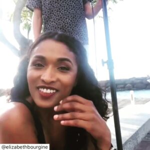 Sara Martins Instagram - 💋💋💋
3 French ladies in the Caribbean 
@elizabethbourgine @josephinejobert_official 
@deathinparadiseofficial 
@bbc