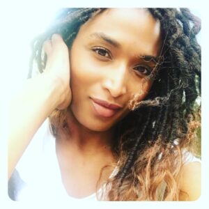 Sara Martins Instagram - No sleep...no make up...just me
Don’t miss the 🌖 tonight!
#toohottosleep #morningpost #holidays #waitingforthemoon