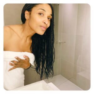 Sara Martins Instagram - Miroir, mon beau miroir....
#bathroomstories #bathroomselfie #goodnight