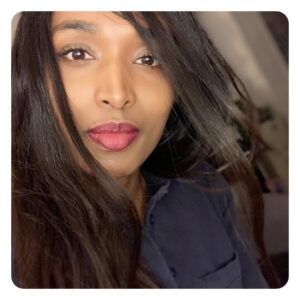 Sara Martins Instagram - After work...
#actresslife #empowerment #womensbest #drunkinlove