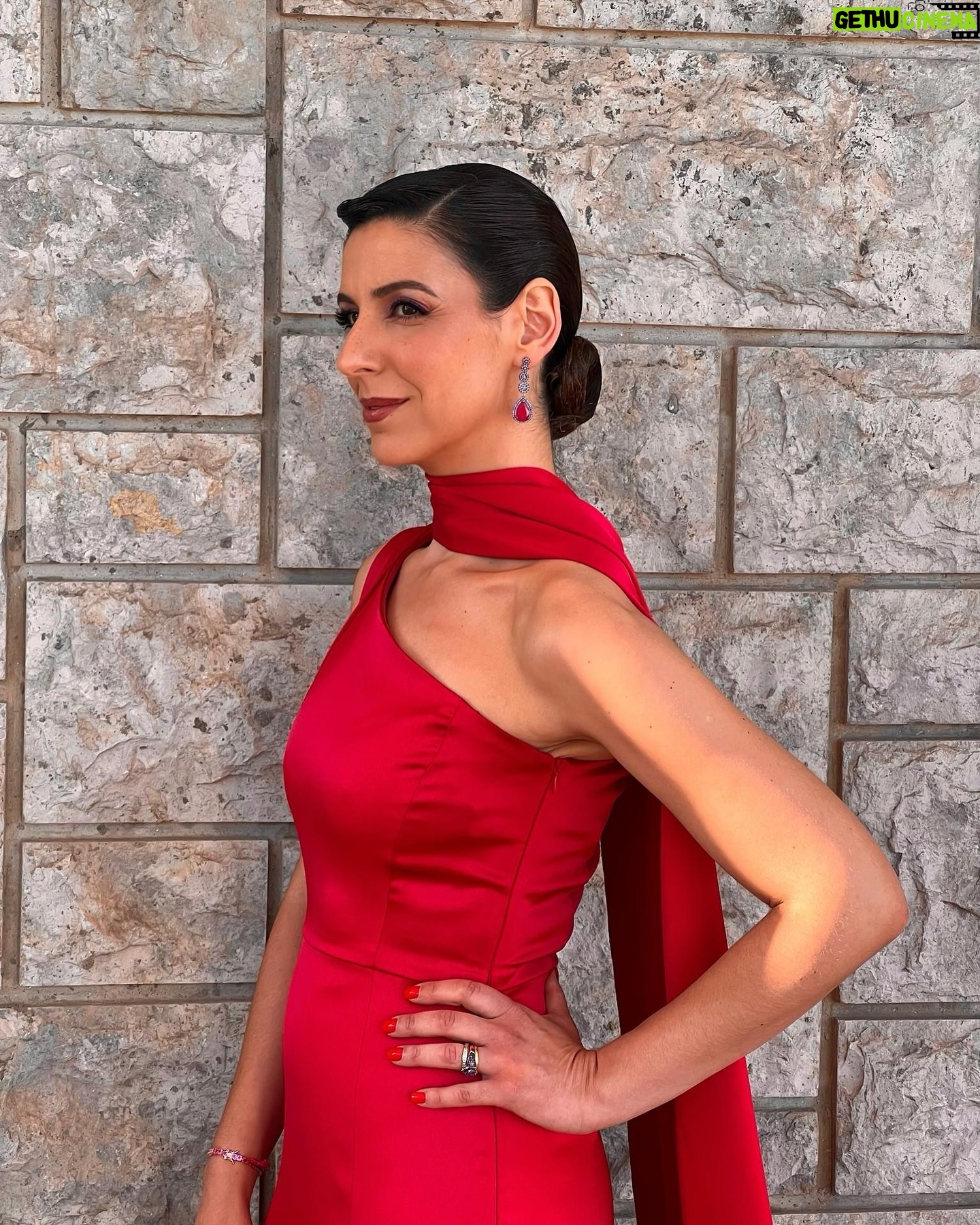 Sara Pinto - 1.7K Likes - 🍒 cherry season 🍒 deslizar para look completo ✨
Styling @bydorarogerio
Vestido @miguel_leite_atelier
Jóias @hamicijoalharia
Sandálias @aldo_shoes
Cabelo @rosacarvalho_oficial
Maquilhagem @franciscabairrosmakeup
Assistência @margaridalourenco_