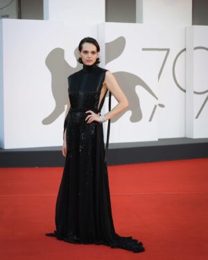 Sara Serraiocco Instagram - What a beautiful night! 
Thanks to #gianniamelio for giving me the great opportunity to be part of this incredible film “Lord of the Ants”.

Special thanks to 
Look @fendi @mrkimjones 
Jewels @crivelliofficial 
Press @upgradeartist 
Agency @do_cinema 
Styling @valeriajmarchetti 
Make up @fulviatellone @simonebellimakeup 
Ph @marillasicilia