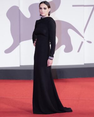 Sara Serraiocco Instagram - Premier Siccità, directed by @paolomotorino 
@labiennale 

Thanks to 
@crivelliofficial 
@maisonvalentino @pppiccioli 
@valentino.beauty 

Press @upgradeartist 
Agency @do_cinema 
Styling @valeriajmarchetti
