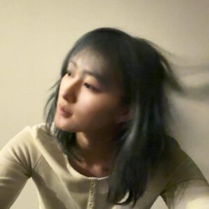 Sara Takatsuki Instagram - 🪼🩵🩵
先月のトピックは髪色をブルーにしたこと
一瞬の楽しみを叶えられました。
これにはつくねもダブルピース✌️✌️