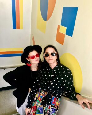 Sara Tomko Instagram - Exhibit A: First Day on Set Together
Exhibit B: The Sun follows you
Exhibit C: Our first scene on set together that you never got to see on screen but still exists in our hearts for all eternity
Exhibit D: Our first premiere together
Exhibit E: For how ETERNALLY I love you
Happy Birthday @meredithgarretson 🤌🏽🥥🍀
•••
✨🤸🏽‍♀️🤸🏽‍♀️✨