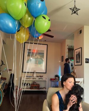 Sara Tomko Instagram - Exhibit A: First Day on Set Together
Exhibit B: The Sun follows you
Exhibit C: Our first scene on set together that you never got to see on screen but still exists in our hearts for all eternity
Exhibit D: Our first premiere together
Exhibit E: For how ETERNALLY I love you
Happy Birthday @meredithgarretson 🤌🏽🥥🍀
•••
✨🤸🏽‍♀️🤸🏽‍♀️✨