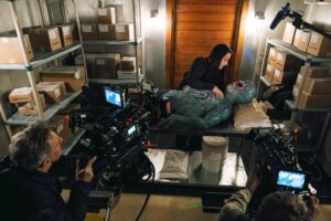 Sara Tomko Instagram - You’re only getting half the story. 
The other half is sweatpants. 
HAPPY BIRTHDAY @alantudyk 📣👽🙋🏻‍♀️
••• 
@residentalien @syfy
📸 @james_dittiger
