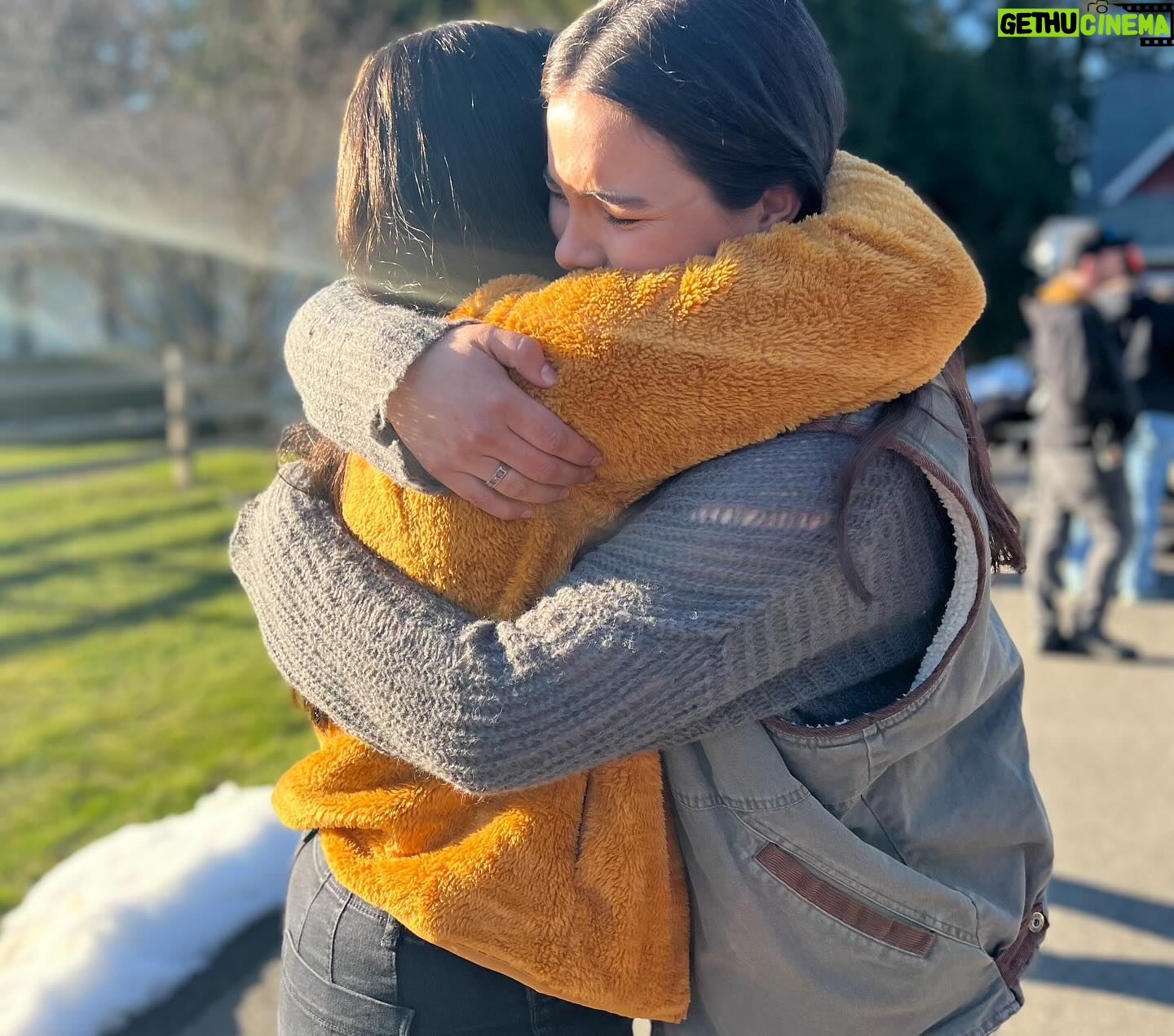 Sara Tomko - 3.3K Likes - This was @kaylaylaraine and I are on our last day shooting together on Szn 3 😭 & now the scene has been revealed! And the part that made me tear up the most? When Asta says “Oh! Retainer!” like a mom would cause she IS a mom and a good one, too. Proud of you Asta🥹🥹🥹 It’s been a long road to get here. Thanks for being patient with me Jay😭
•••
I love you forever, Kílila 🌹
•••
And the sweet photo of Jay and her two moms at the end😭😭 Shout out to @lauren_k_robek Dream Team🫂
•••
@residentalien @syfy