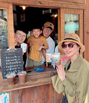 Sara Yu Instagram - 這陣子跟嘉義特別有緣
巷弄間很多值得探訪的小店
一直遇到朋友的朋友
最後也成為我的朋友🥰

#嘉義 #枝椏zhīyā _生活雜貨
#出外靠朋友 #日日是好日😍