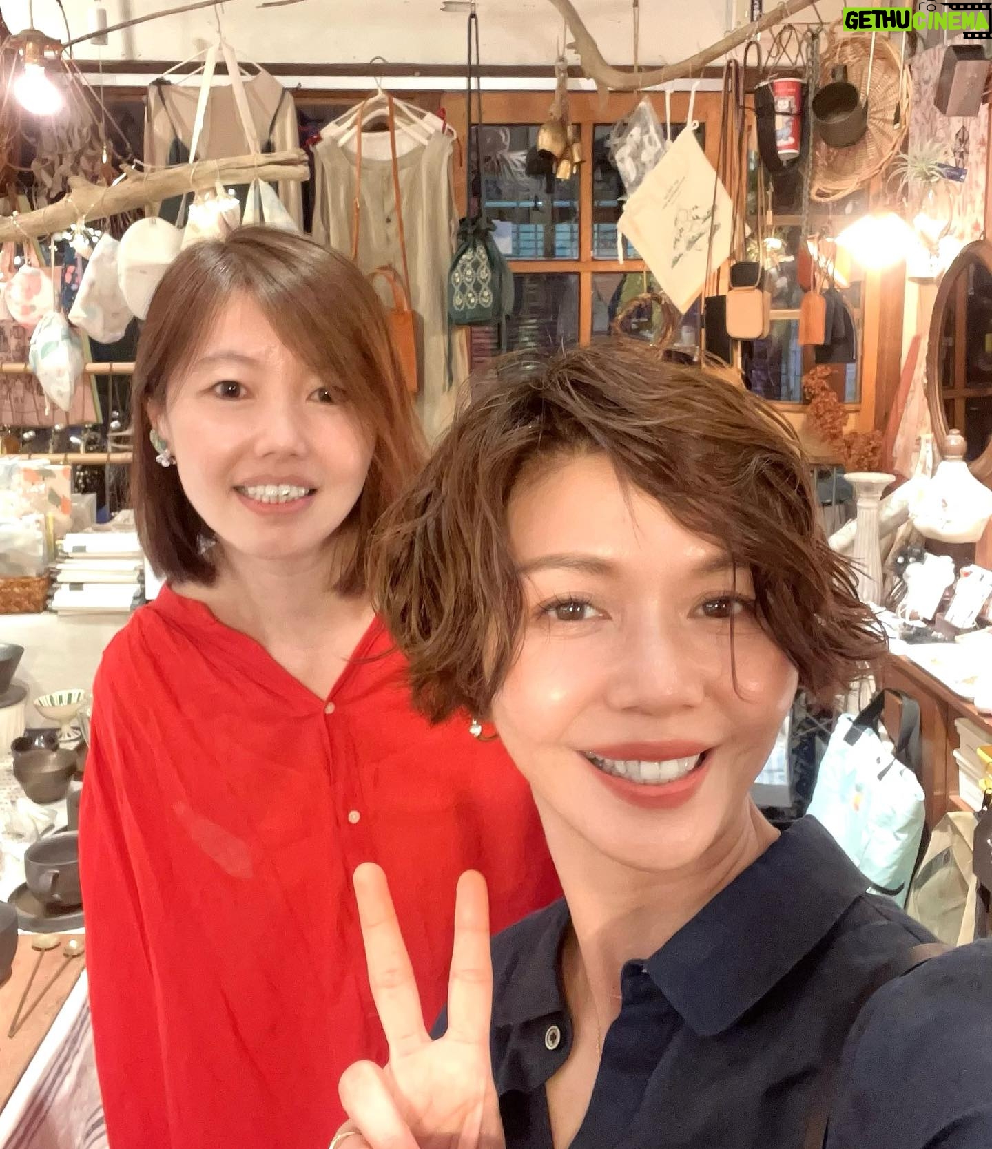Sara Yu - 816 Likes - 這陣子跟嘉義特別有緣
巷弄間很多值得探訪的小店
一直遇到朋友的朋友
最後也成為我的朋友🥰
#嘉義 #枝椏zhīyā _生活雜貨
#出外靠朋友 #日日是好日😍