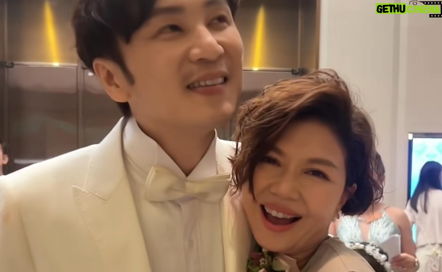 Sara Yu - 3.4K Likes - 親愛的書偉&京穎 👩❤️👨
恭喜你們找到了彼此
祝福幸福的路上牽手走一輩子❤️❤️
近距離看到 #energy合體演出
好嗨呀🥰
@shuwei11041104
@orange_hsieh
#結婚快樂💕