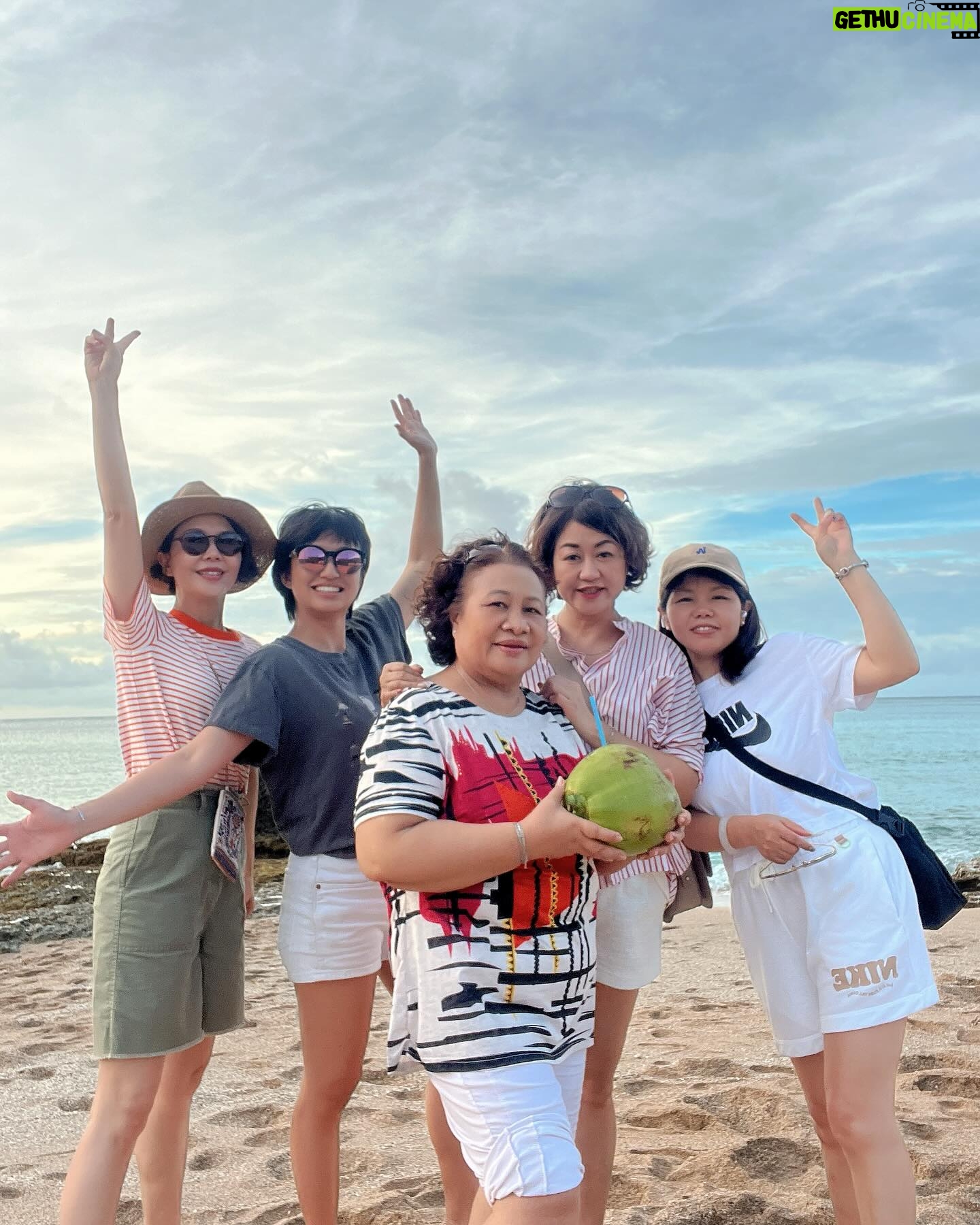 Sara Yu - 897 Likes - 墾丁行💃
接近大自然與家人相聚
是我補充能量最快的方式
#記得防曬🌞