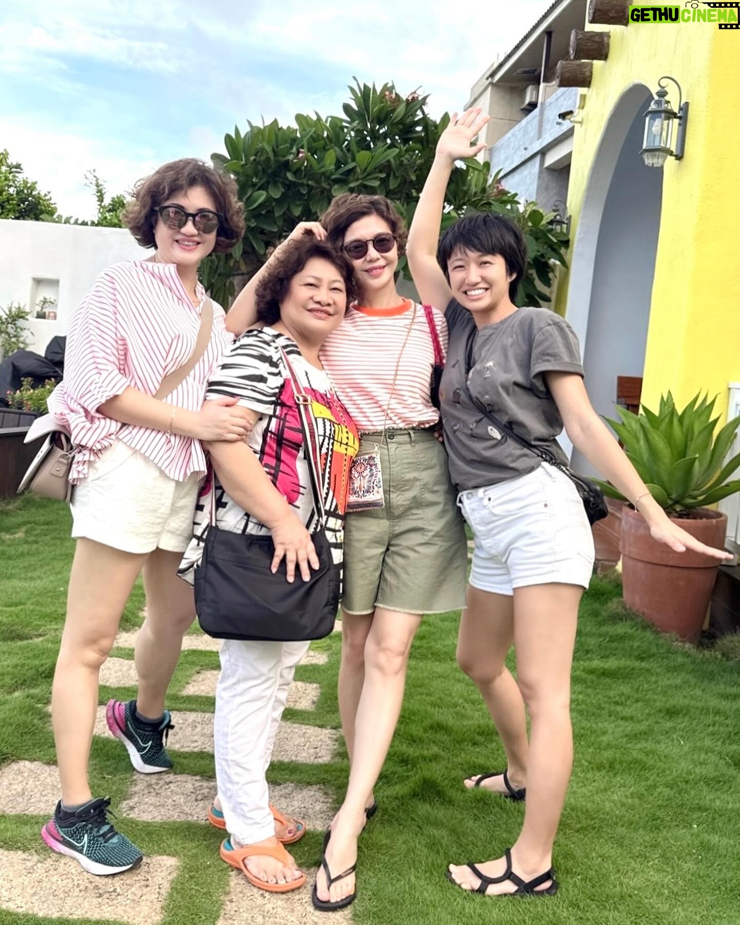 Sara Yu - 897 Likes - 墾丁行💃
接近大自然與家人相聚
是我補充能量最快的方式
#記得防曬🌞