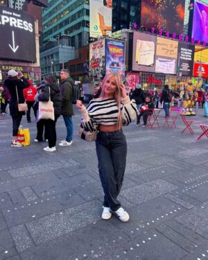 Sarah Georgiana Instagram - tourist moment 😘