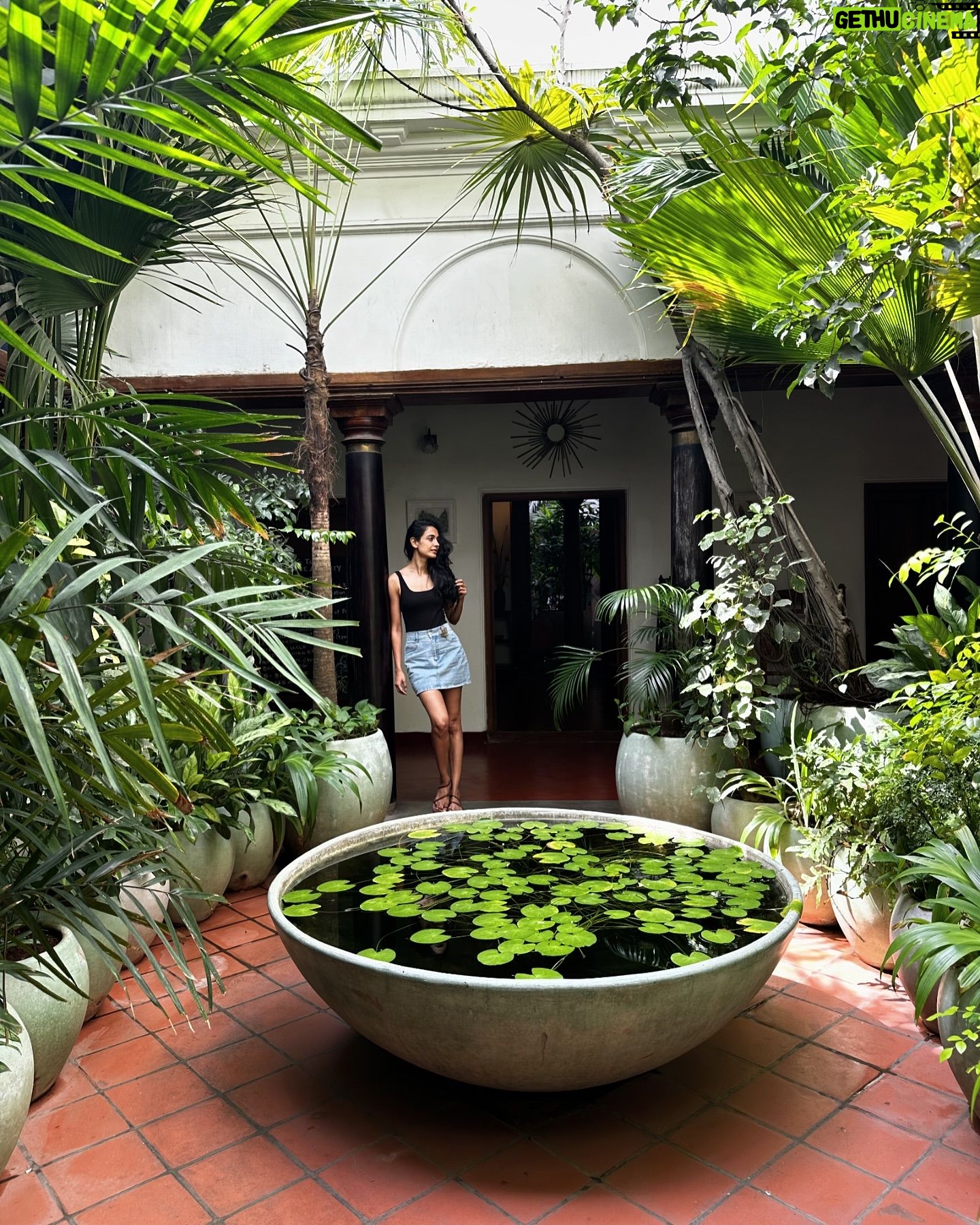 Sarah Jane Dias - 10.6K Likes - Pallanguzhi. Or as some people like to call it, Pani Puri.
.
#tamilnadu #kovalam #pondichery #travel #travelgram #travelling #travellife #instatravel #beautifulindia