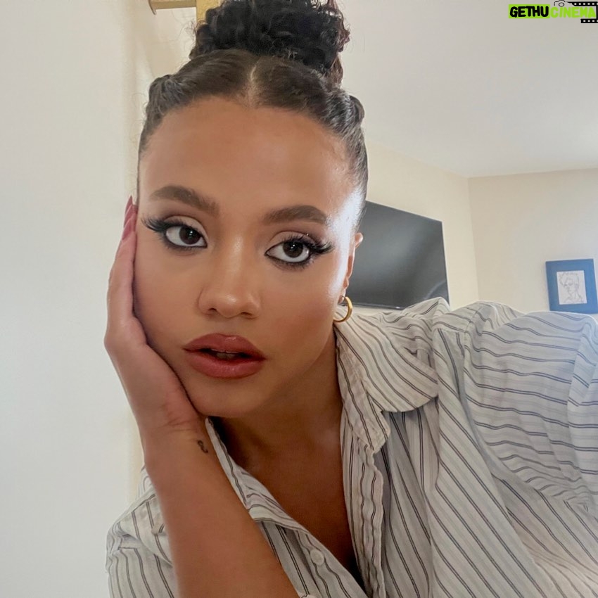 Sarah Jeffery - 3 Likes - one of my fave glams I’ve done on myself 🤭