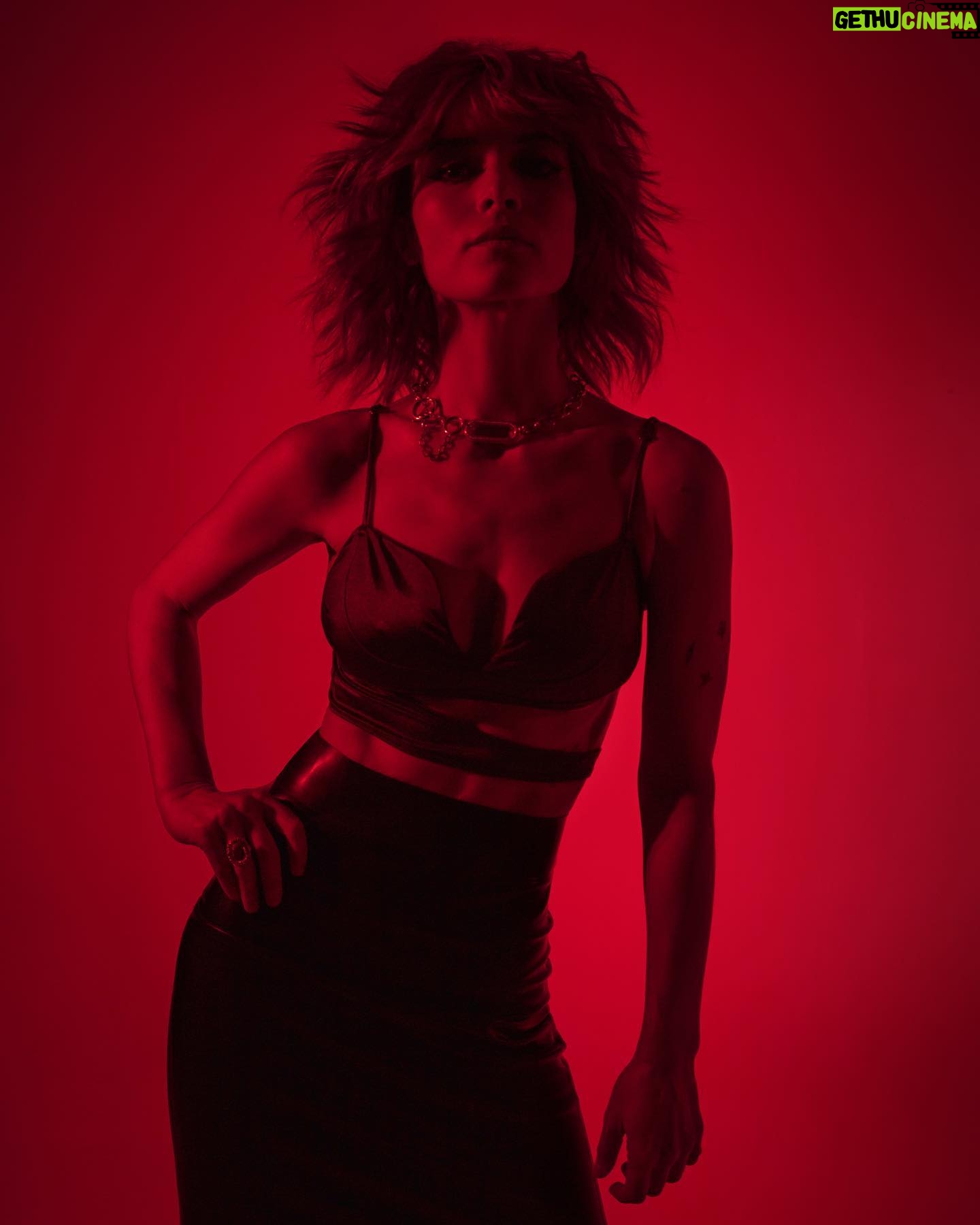 Sarah Jones - 3.6K Likes - thank you for the cover @photobookmagazine and for the bonus privilege of working with @mikeruizone 🖤
this is also a massive appreciation post to @benjaminholtrop
@abhairmakeup
@bethanymccarty
love and cherish y’all. 🍒
(credits tagged, interview link in stories. have a wonderful week y’all. x)