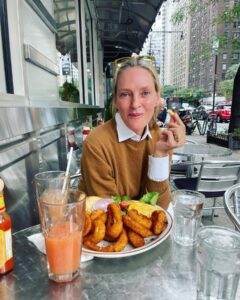 Sarah Morris Most Liked Photos and Posts