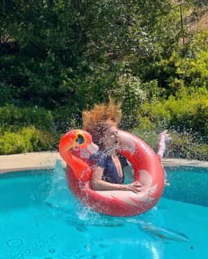 Sarah Rafferty Instagram - Protected Summer skin goals #elfskinpartner 🤝 glowing radiance. Why choose when you can have both thanks to e.l.f. SKIN’s Suntouchable Whoa Glow SPF 30 - cuz you deserve skincare that e.l.f.ing works! ☀ #elfskin @elfcosmetics