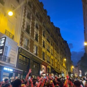 Sarah Wilson Instagram - Paris fête de la musique and the start of summer. The whole city goes out into the streets to dance. My local patisserie turned into a family disco, teen boys moshing to Lebanese celebration songs with 🇵🇸 flags…and everyone talking to each other about the … election and the far right. And no grief. No idiocy. 🤷🏽‍♀️