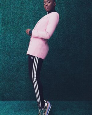 Sarahmée Instagram - Ah Félix,
J’ai appris ton départ hier et je ne m’en suis toujours pas remise…
2018 notre premier shoot créatif, tu es doux, sensible, à l’écoute pour vrai, ricaneur, une découverte. Et puis tu fais la pochette d’Irréversible, mon deuxième album, puis celle de mon dernier, Poupée Russe en 2021.

Je n’ai pas de mots, tu es parti vite, sans prévenir. Je te souhaite un beau voyage là-haut. 
Merci d’avoir partagé ton talent artistique avec nous et d’avoir fait du bien dans ce monde. On a perdu un grand 🕊️
Quel la Terre te soit légère 🙏🏾
J’envoie mes prières à ta femme et tes enfants dont tu parlais si souvent avec tant de douceur.
❤️❤️❤️
@felix.renaud
