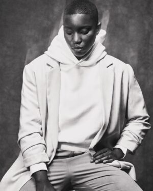 Sarahmée Instagram - Ah Félix,
J’ai appris ton départ hier et je ne m’en suis toujours pas remise…
2018 notre premier shoot créatif, tu es doux, sensible, à l’écoute pour vrai, ricaneur, une découverte. Et puis tu fais la pochette d’Irréversible, mon deuxième album, puis celle de mon dernier, Poupée Russe en 2021.

Je n’ai pas de mots, tu es parti vite, sans prévenir. Je te souhaite un beau voyage là-haut. 
Merci d’avoir partagé ton talent artistique avec nous et d’avoir fait du bien dans ce monde. On a perdu un grand 🕊️
Quel la Terre te soit légère 🙏🏾
J’envoie mes prières à ta femme et tes enfants dont tu parlais si souvent avec tant de douceur.
❤️❤️❤️
@felix.renaud