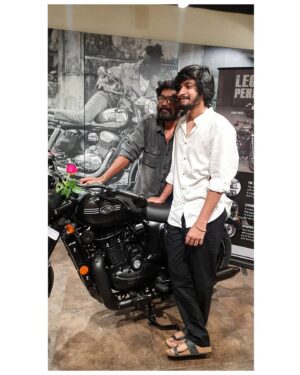 Saran Shakthi Instagram - Heyyy everyone, I'd like to thank each and everyone for all your lovely wishes, and posts. You all mean so much to me and Im so thankful for receiving so much of love and positivity from all of you from all across the world. Thank you so much for always believing in me and supporting me in every way possible. It really does make me stronger and motivated! 

Extremely grateful for all your love and prayers.

I hope all of you and your families are safe at home and request you all to take care of yourselves. We can get through this together. 

Thank you for all your love. 
Lots of lovee to you all ❤🤗🙏🏼

To someone who's been with me through everything, Thank you appa for all your love and for this. You mean the world to me❤️