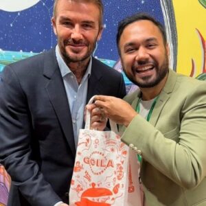 Saransh Goila Instagram - Pinch me! Gave @davidbeckham a dabba of @goilabutterchicken for his ✈️ back and this is what dreams are made of! I hope you enjoy my version of Butter Chicken, David. Thank you for your words and generosity, to say the least I'm inspired just to be a better human. Thank you @metaindia for this life moment #BeckhamXMeta #BeckhamXSara