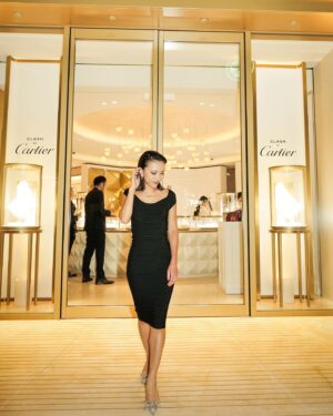 Sarasa Instagram - 先日 @cartier のVIP顧客様向けのクローズドのショッピングイベントにてコラボレーションさせていただきました。もちろんジュエリーはカルティエで、エクスクルーシブな空間を堪能させてもらいました💖またよろしくお願いします。
Collaborated with @cartier for a special shopping experience event for their VIP customers. Talk to the hand 😎🤚😜