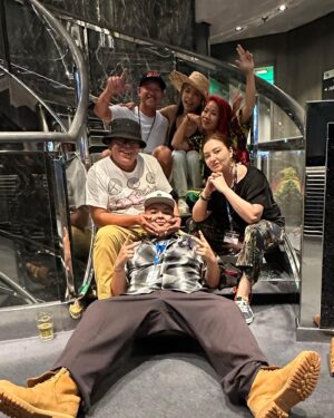 Sarasa Instagram - 夢だったのだろうか〜！#FarEastReggaeCruiseから下船すると同時に、この場を借りて@MightyCrownと参加してくれた皆さん一人一人に心から感謝！この素晴らしい旅は、皆さんの存在、コミットメント、ポジティブなバイブスなしにはあり得ませんでした。スタッフの皆様のおかげで乗船した瞬間から、私たちは歓迎され、大切にされていると感じ、レゲエの楽園にどっぷりと浸かることができました。

日常生活に戻っても、このレゲエ・クルーズの精神を持ち続けましょう！ここで経験したポジティブなエネルギーと愛に導かれて、この先に待ち受ける挑戦をハピネスで乗り越えたいと思います。写真が多すぎて、全然整理できないーー！！

#fareastreggaecruise #reggae #mightycrown #barringtonlevy #Cruise #MSCCruise #DJSARASA #masiaone #reggaedancehall #dancehallmusic #rootsreggae #reggaemusic #djlife #reggaevibes #reggaeband #tokyolife #cruise #luxurytravel #destination #boattrip #boats #boatlife #bahamas #instatrip #travellers #vacations #cruiselife #passportready #cruiseship