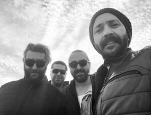 Sarp Akkaya Instagram - #Repost @ozhansayhann
・・・
W