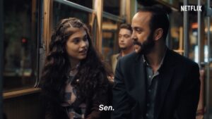 Sarp Akkaya Instagram - -Sen benim kızımsın ya ondan işte

#beniçoksev #lovemeinstead 

@netflixturkiye