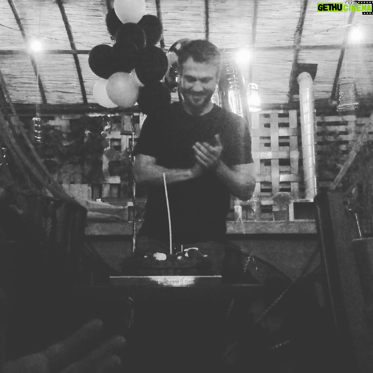 Sarp Akkaya - 24.6K Likes - Canım kardeşim, çalışkan yetenekli meslektaşım, güzel yüreklim iyi ki doğdun 🎂🎈 @iynemliarasbulut
