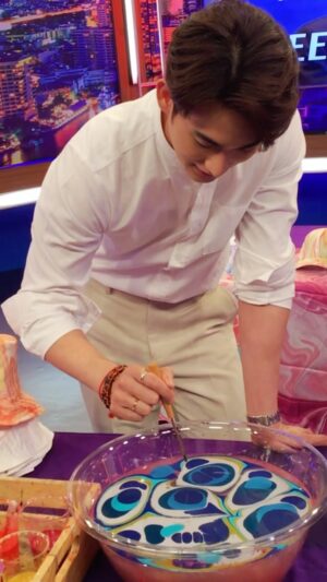 Sarunsathorn Tanawatcharawat Instagram - ศิลปะบนผืนน้ำmarbling art 
@tv360earthstation #360องศาnewshow