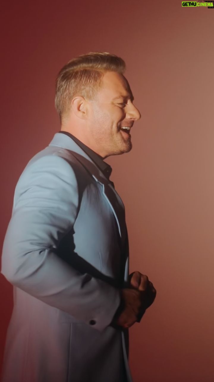 Sasha - 1.4K Likes - Oh, I wanna dance with somebody
I wanna feel the heat with somebody
🪩🕺
Whitney Houston, eine der größten Stimmen of all time ❤️ Damals wie heute kann ich nicht anders als zu diesem Song zu tanzen ⚡
Mit wem würdet ihr gerne zu meiner Version dieses Hits tanzen?
#Sasha #IWannaDanceWithSomebody #Showtime #WhitneyHouston #ThisIsMyTime