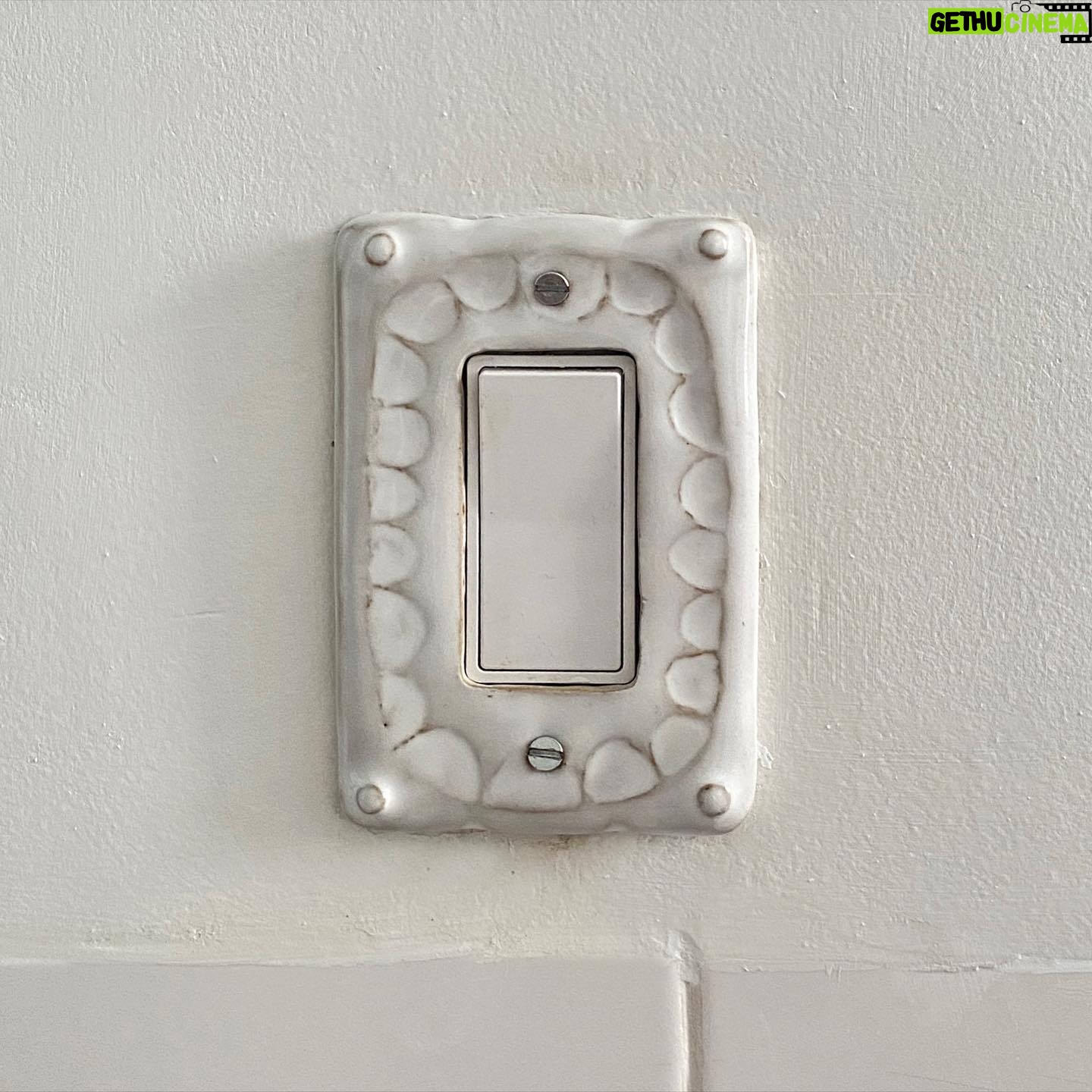Sasha Frolova - 3 Likes - I made some ceramic light switch coversš”
Seemed like a really valuable investment of my time seeing as light bulbs are the foundation of āEureka Momentsā and I am striving to have many of those. Hope you like them! š¤