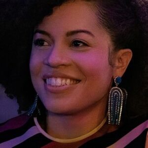 Sasha Hutchings Instagram - Hope is back in town w/ chocolate covered espresso beans and less than sugar coated advice! Watch Ep 202 in the @starz app now 💕