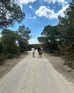 Saskia Noort Instagram - Ibiza with the five (former) singles and the flu #maydump