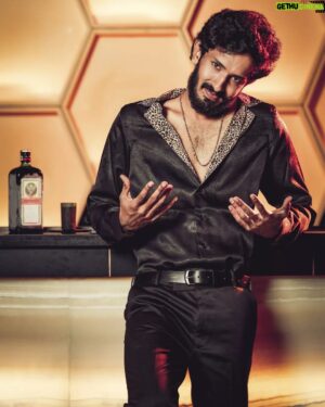 Sassi Selvaraj Instagram - Wearing a animal print Notch collar shirt and pants designed by @cozy_weaves 

Inframe - @sassi_selvaraj 
Captured - @trifocus_photography_cbe 
MUA - @lets_blush