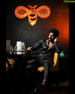 Sassi Selvaraj Instagram - Sting like a bee⚡🖤

PC : @trifocus_photography_cbe
Makeup : @lets_blush

#photoshoot #artist #cinema #portrait #actor #youtube #black