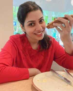 Satna Titus Instagram - All about Now 🧇😋😉 

#summervibes