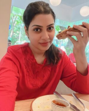 Satna Titus Instagram - All about Now 🧇😋😉 

#summervibes