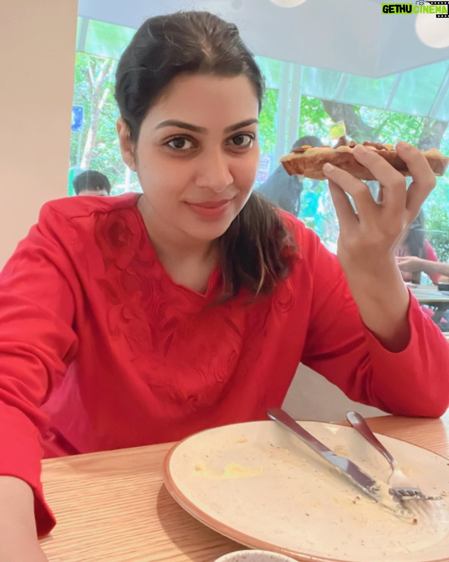 Satna Titus - 1.2K Likes - All about Now 🧇😋😉
#summervibes