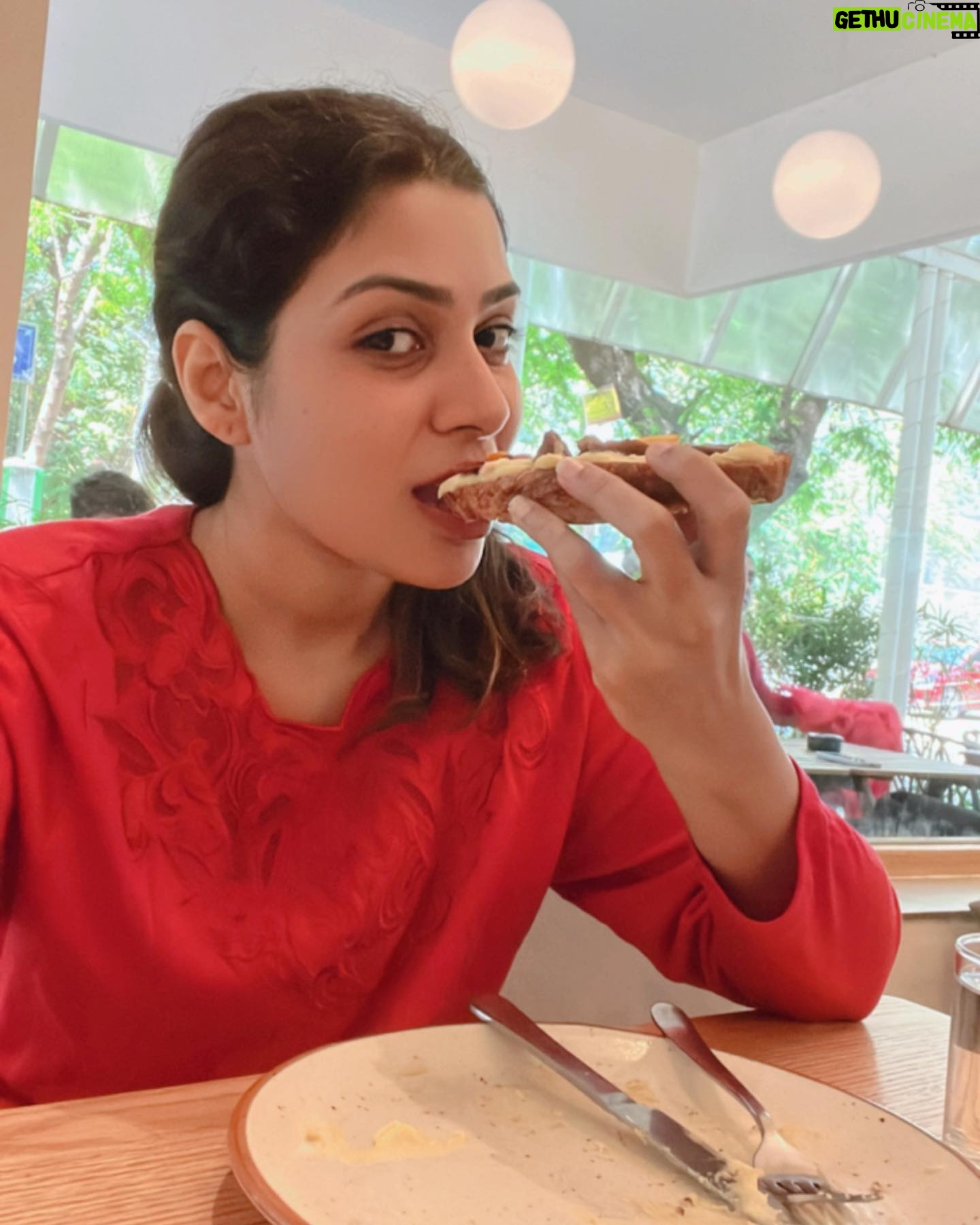 Satna Titus - 1.2K Likes - All about Now 🧇😋😉
#summervibes