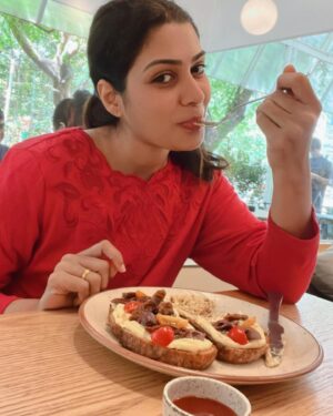 Satna Titus Instagram - All about Now 🧇😋😉 

#summervibes