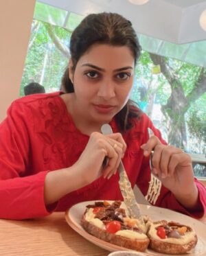 Satna Titus Instagram - All about Now 🧇😋😉 

#summervibes